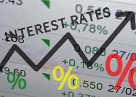 Bank of Canada holds rates steady at 1%