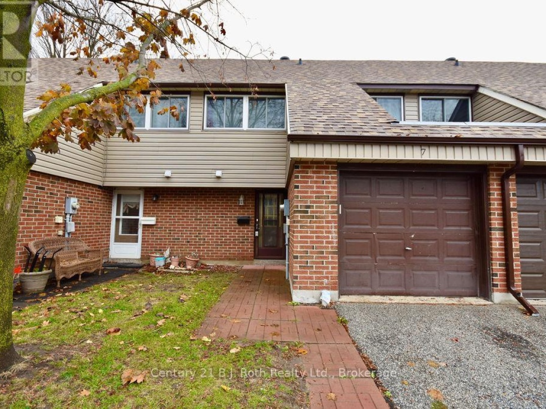7 - 441 BARRIE ROAD, 