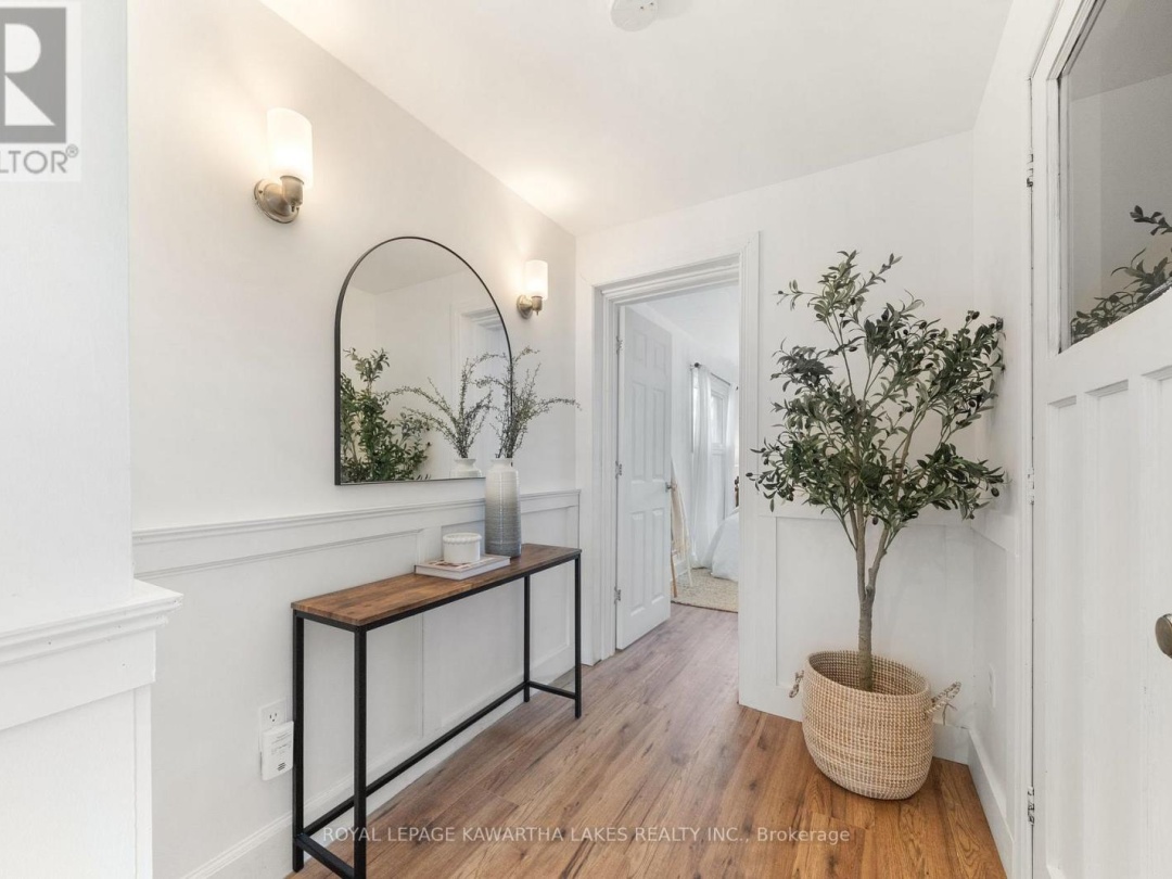 19 PRINCE STREET E, 