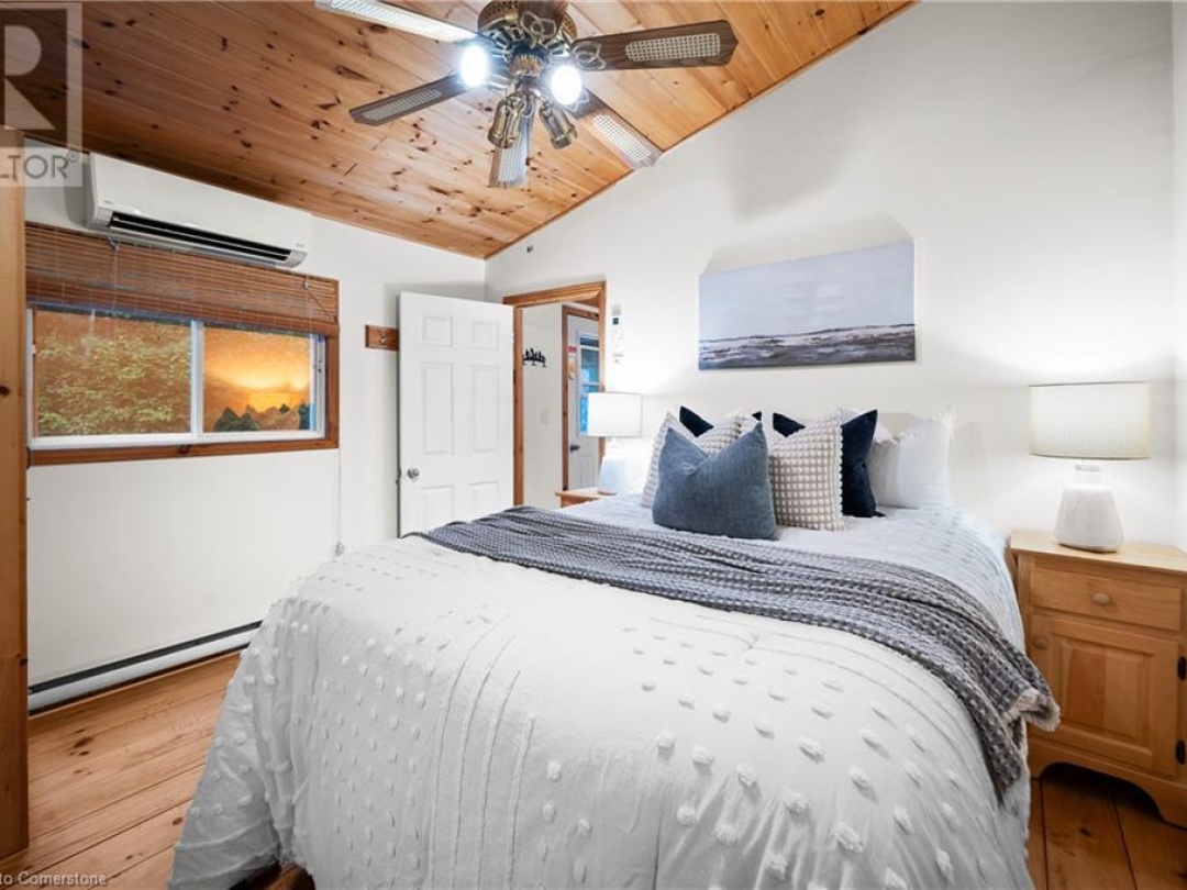1076 Thanksgiving Rock Way, Kahshe Lake