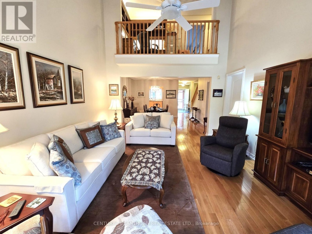 UNIT #310 - 30 MUSEUM DRIVE, 