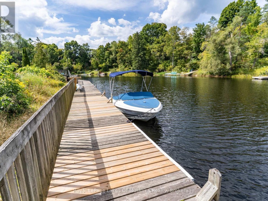 50 SHORELINE DRIVE, Muskoka River
