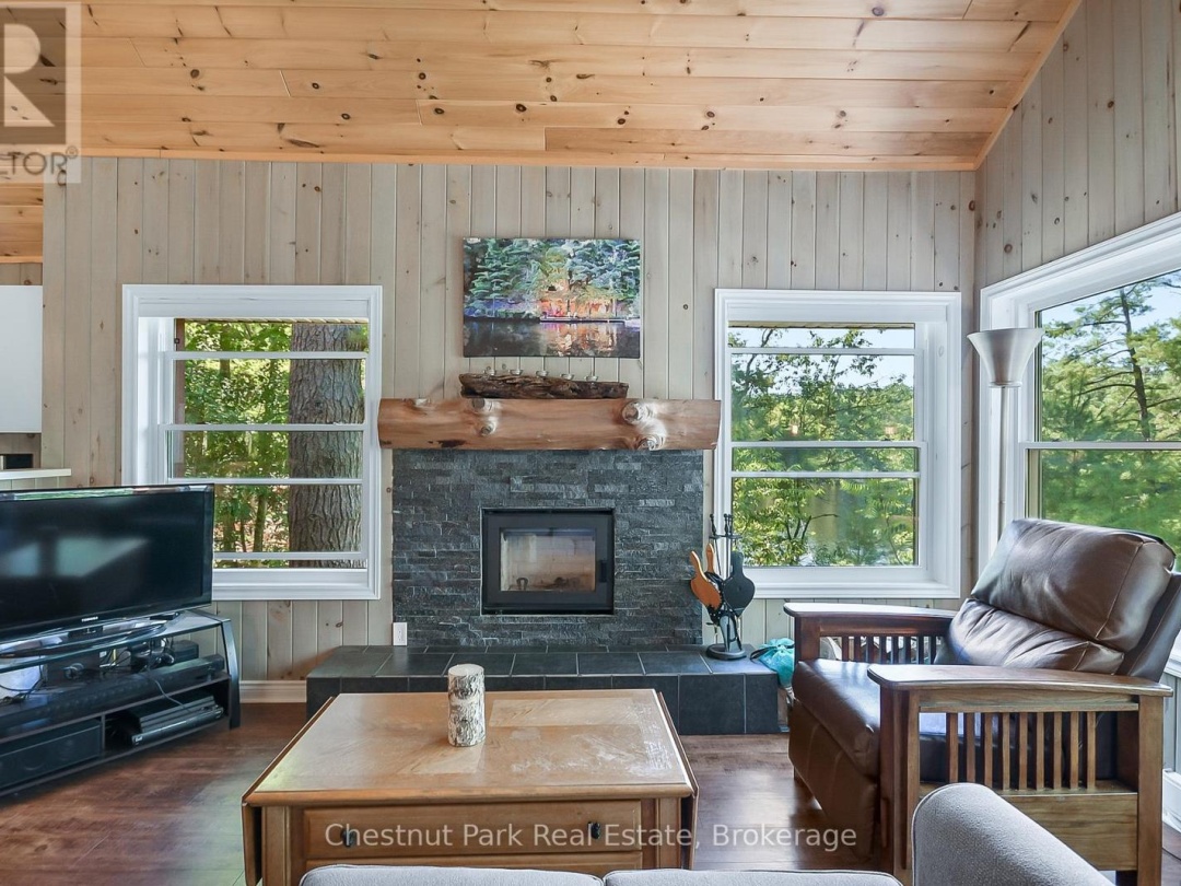 86 TAYLOR ISLAND, 