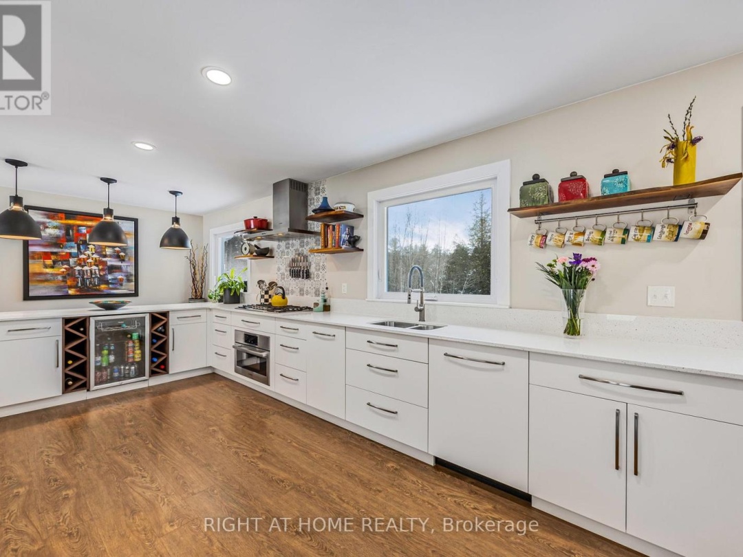 7592 East River Road, Black Lake