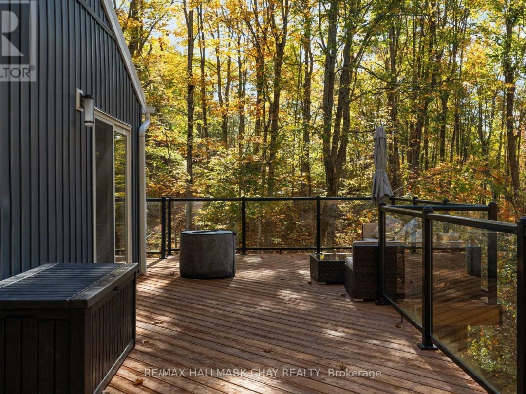 1 IROQUOIS RIDGE,