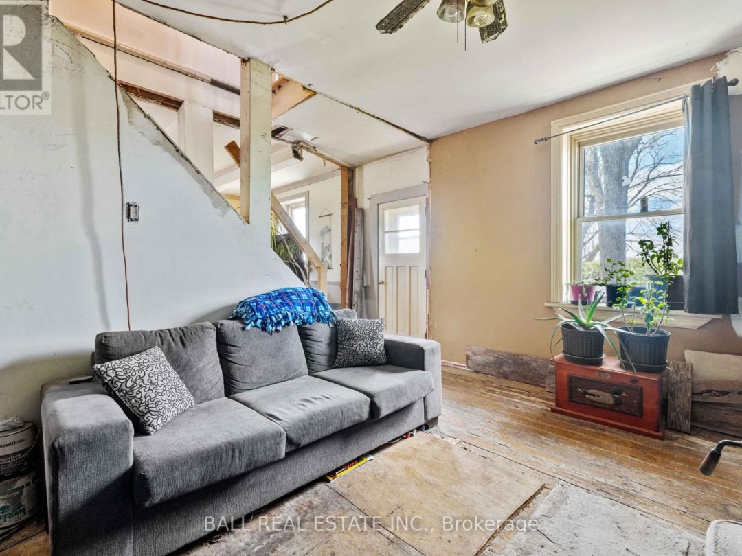 589 COUNTY ROAD 8, 