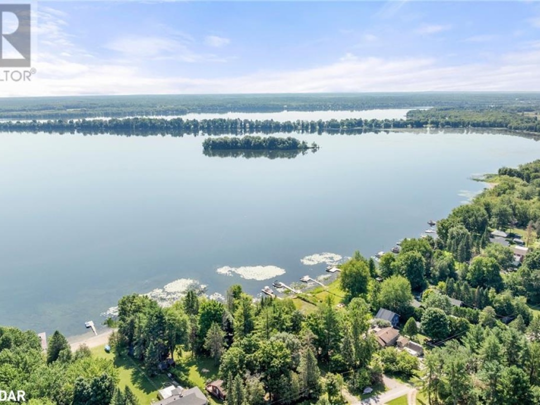 104 Fulsom Crescent, Dalrymple Lake