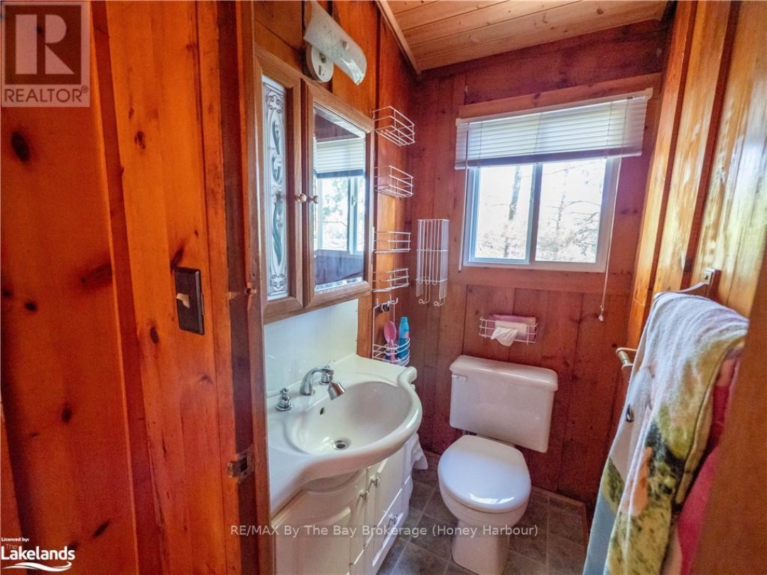 6932 Island 1810 / Bone Island, Georgian Bay