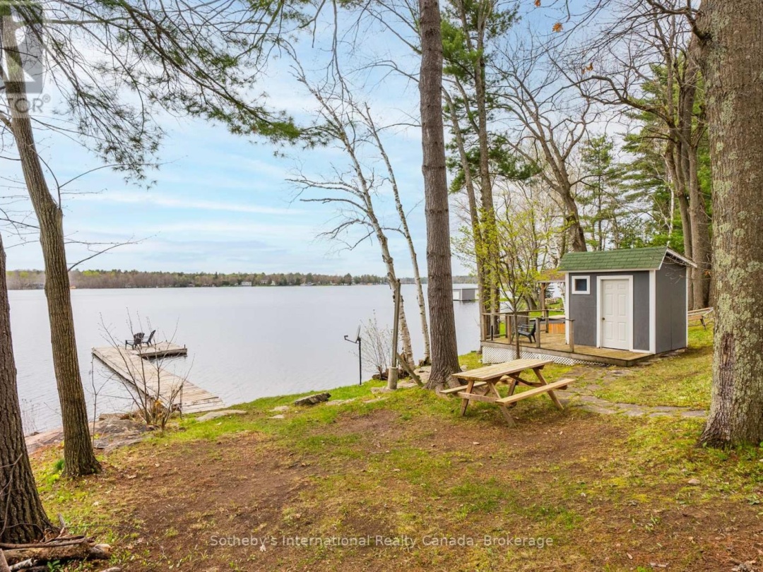 1658 Peninsula Point Road, Sparrow Lake