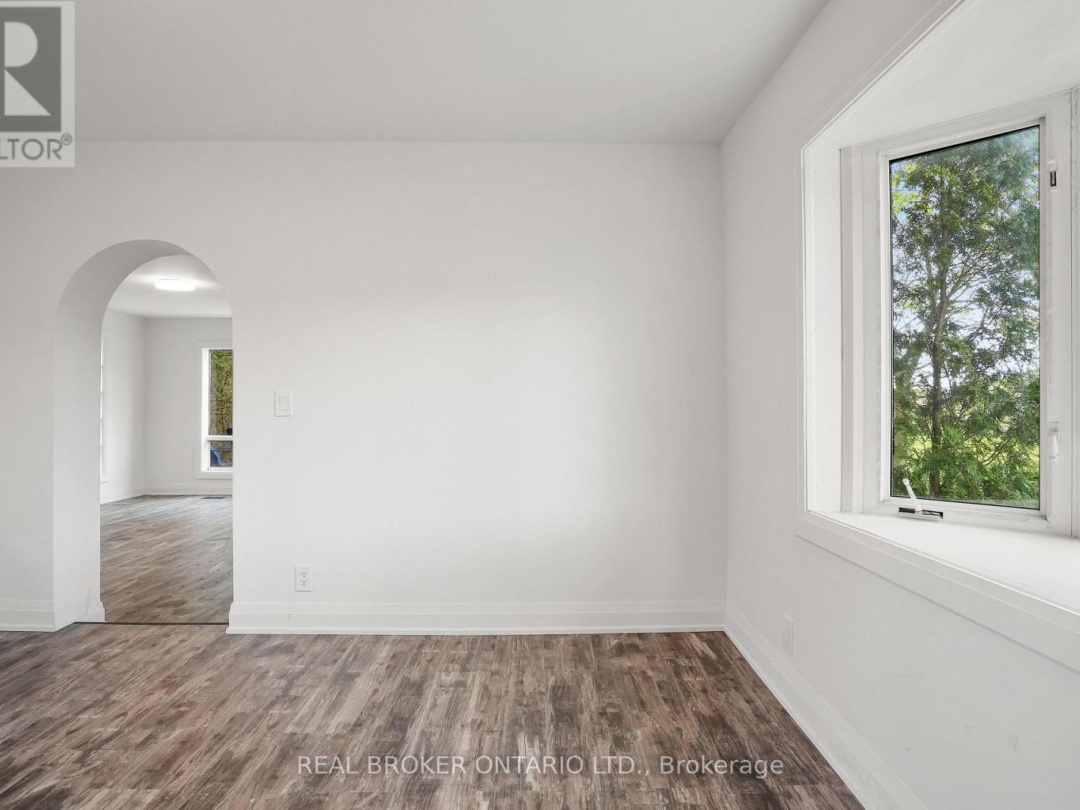 261 Portage Road, Canal Lake