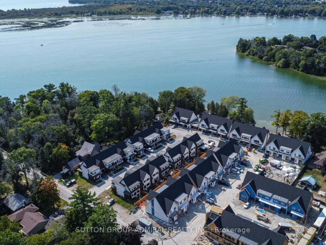 42 Ruby Crescent, Lake Simcoe
