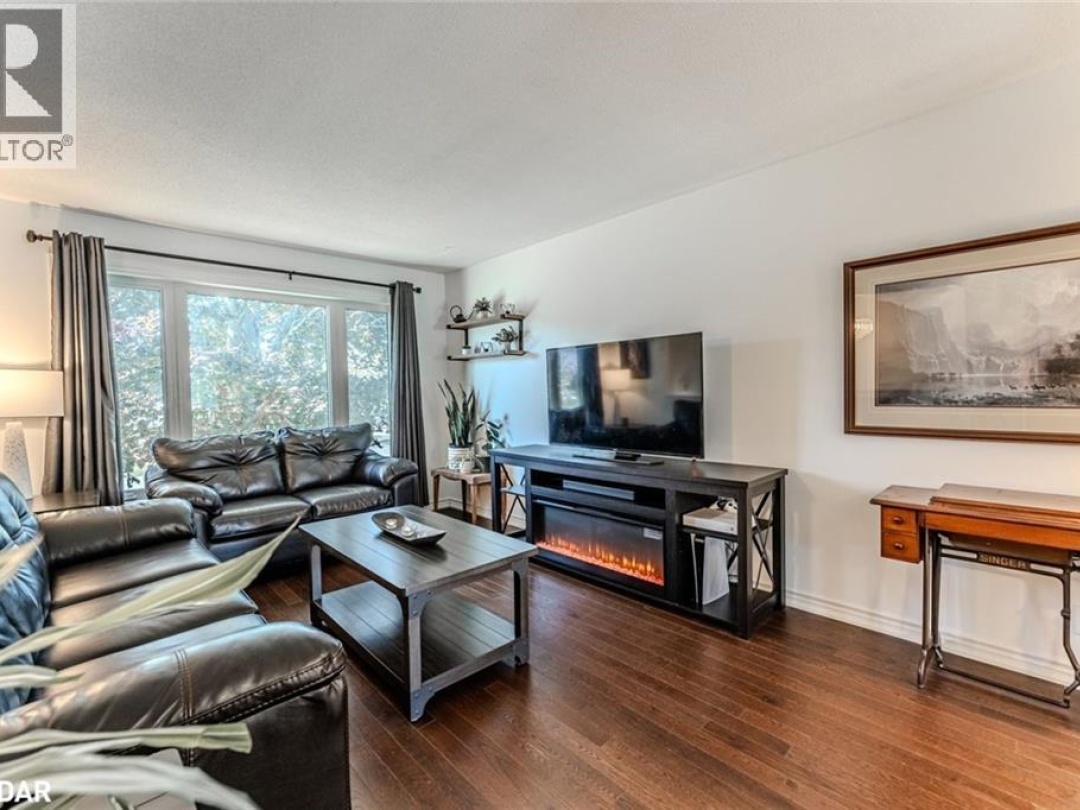 2 CARMICHAEL Court, 