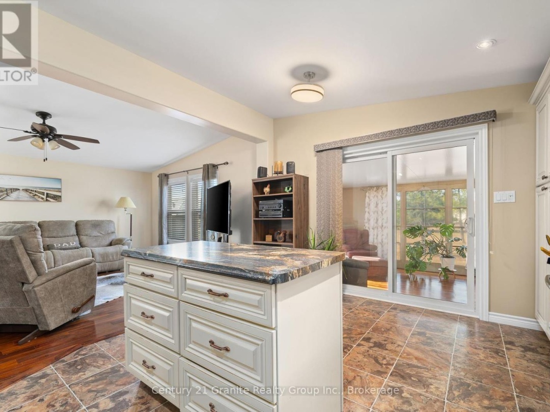 58 CREEKSIDE CIRCLE, 
