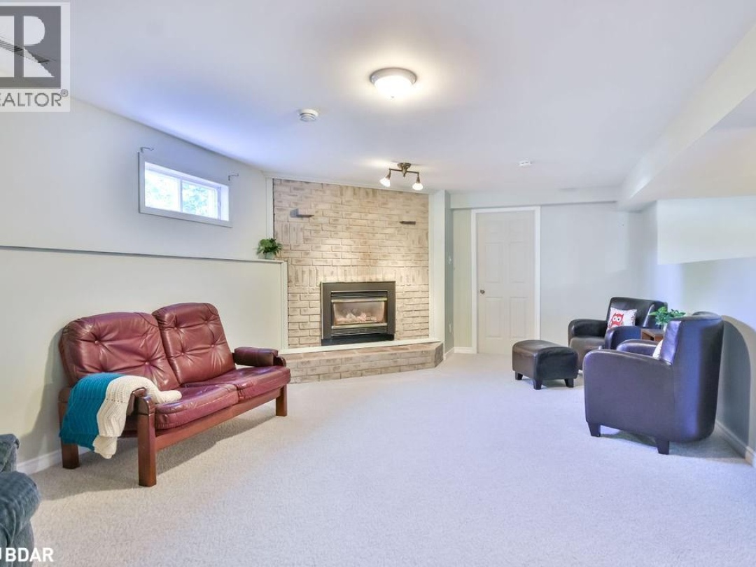 3 MAPLE Gate, 