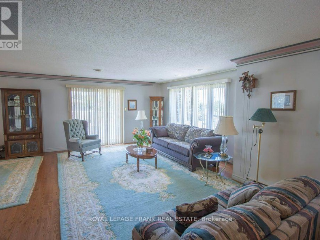 357 THE CAPTAINS CORNERS, 