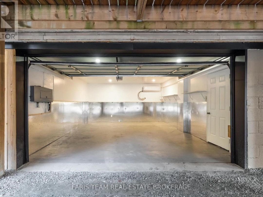 2988 FESSERTON SIDE ROAD, 