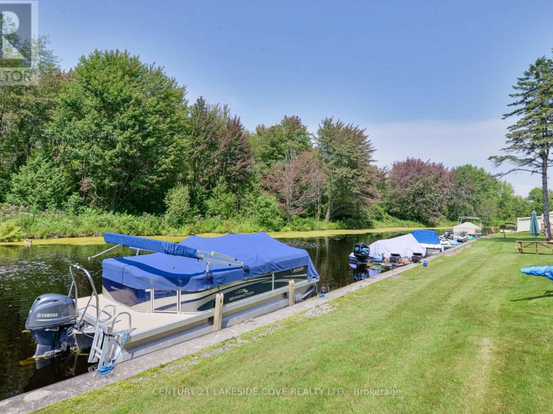 Unit 16 2 Paradise Boulevard W, Lake Simcoe