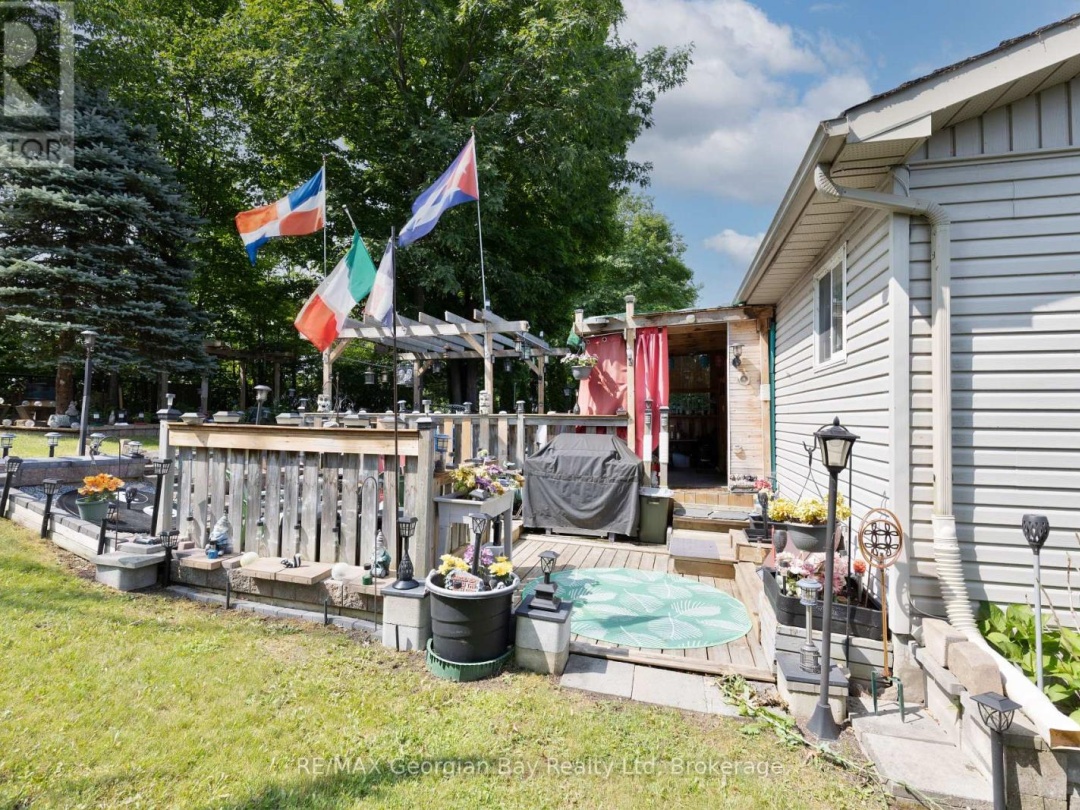 33 ANDERSON CRESCENT, 