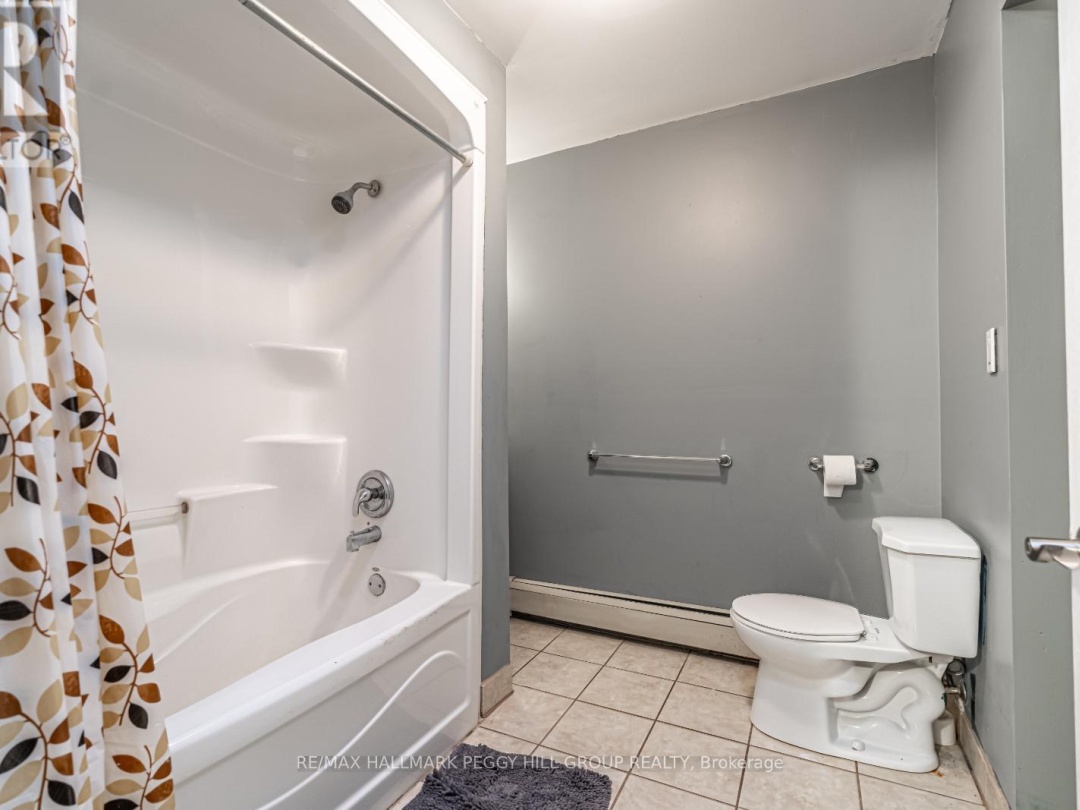 4 CLOVER COURT, 