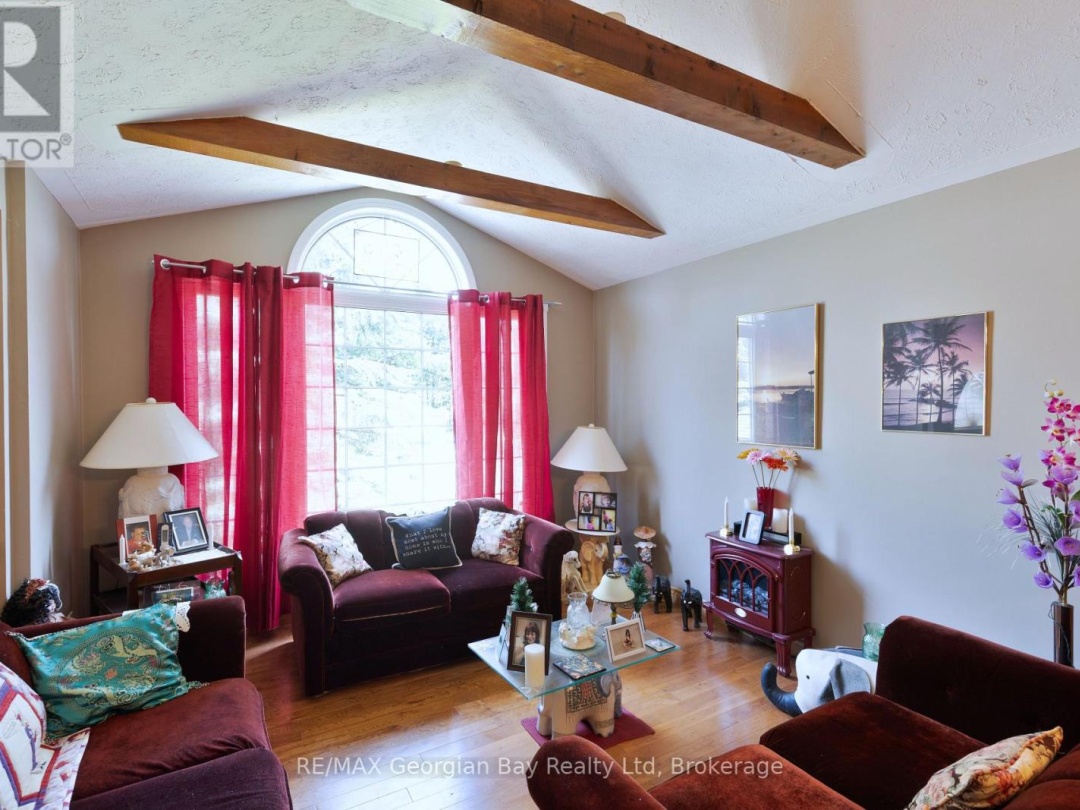 33 ANDERSON CRESCENT, 