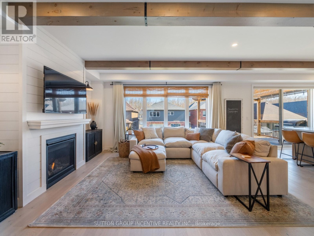 3007 Annalysse Drive, Orillia