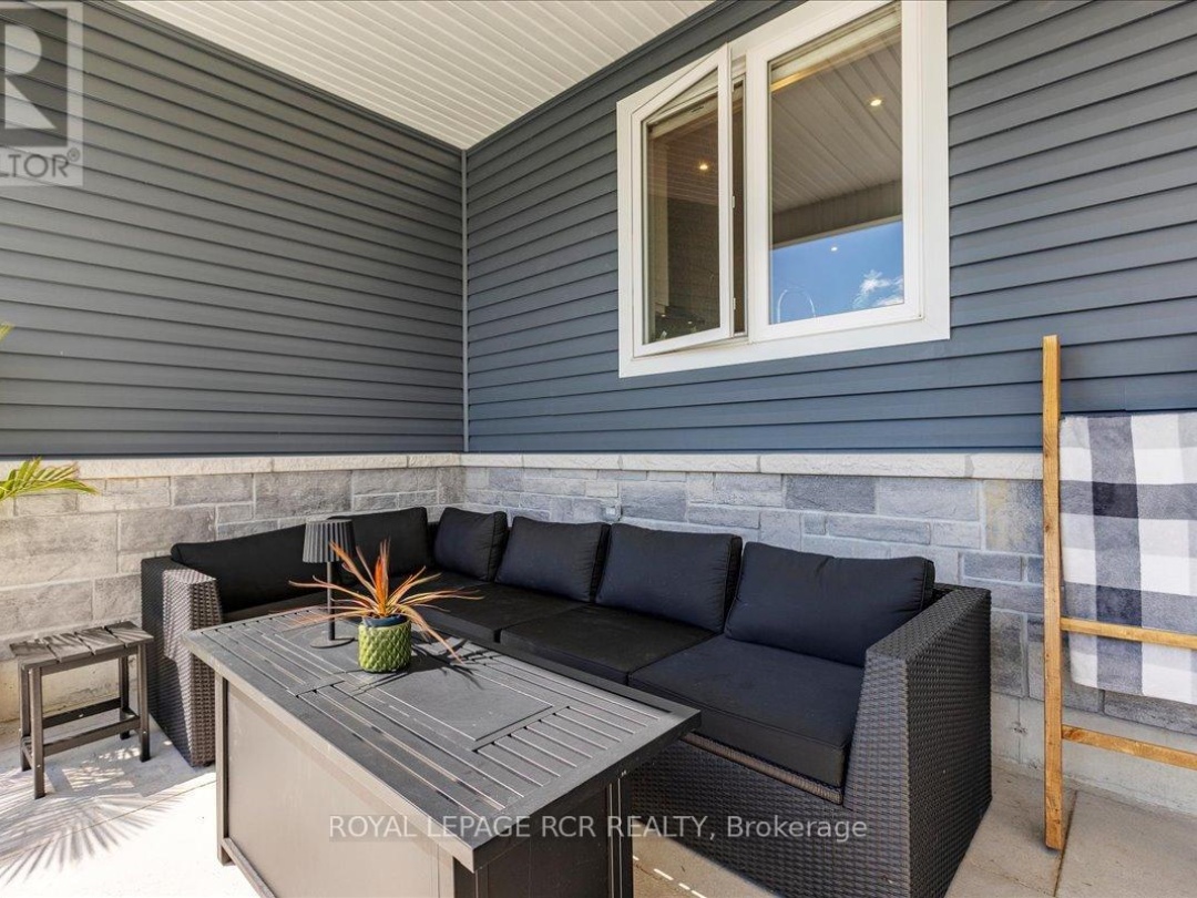 3 NIPIGON STREET, 