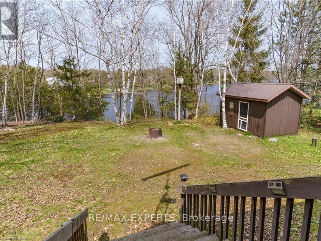 86 Stoney Road, Manitouwabing Lake