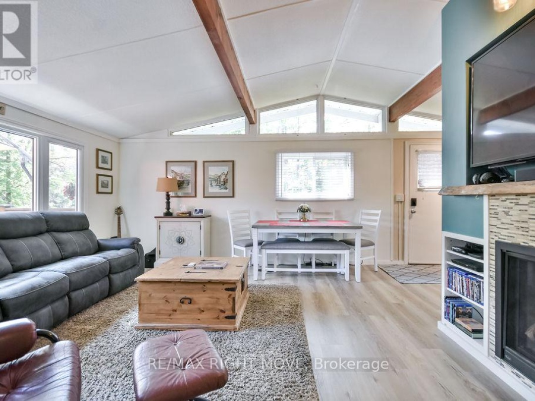 7697 West River Road, Severn Lake