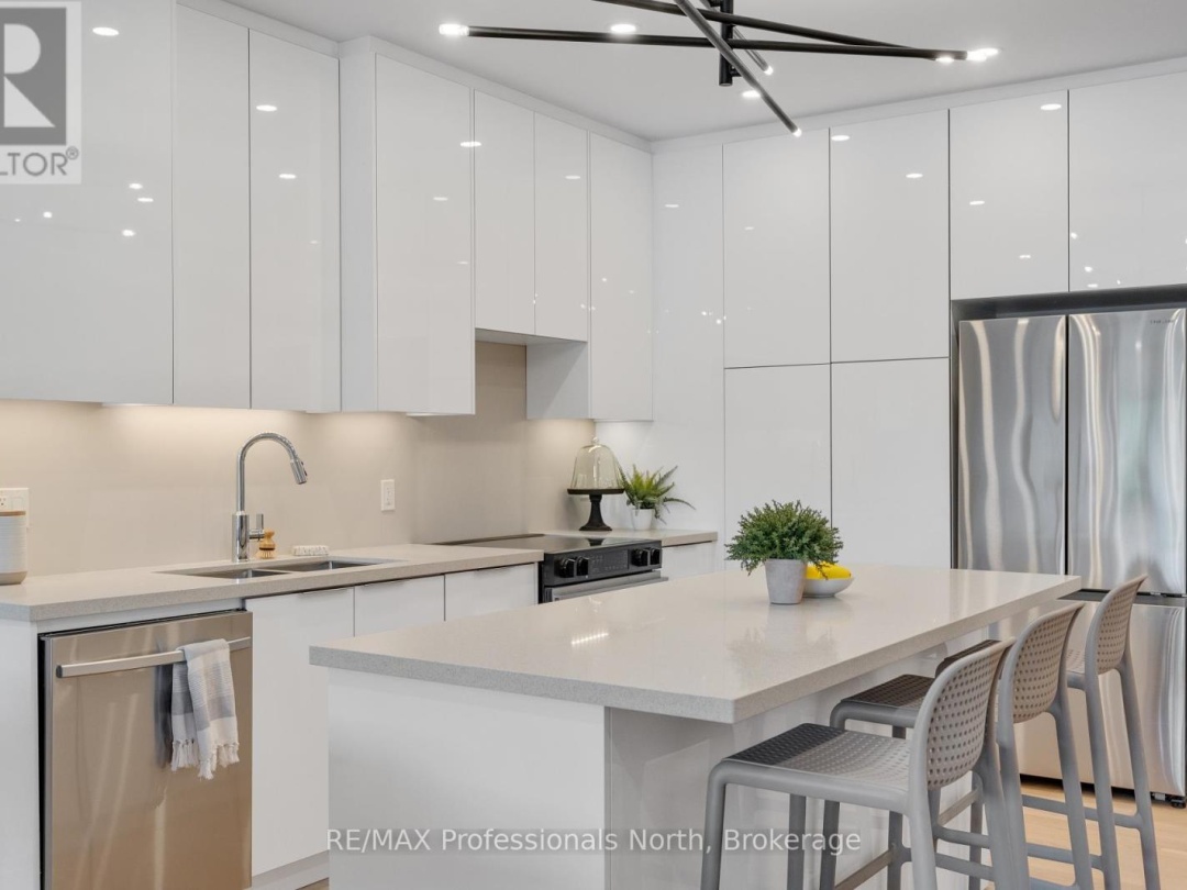 101 - 32 BRUNEL ROAD, 