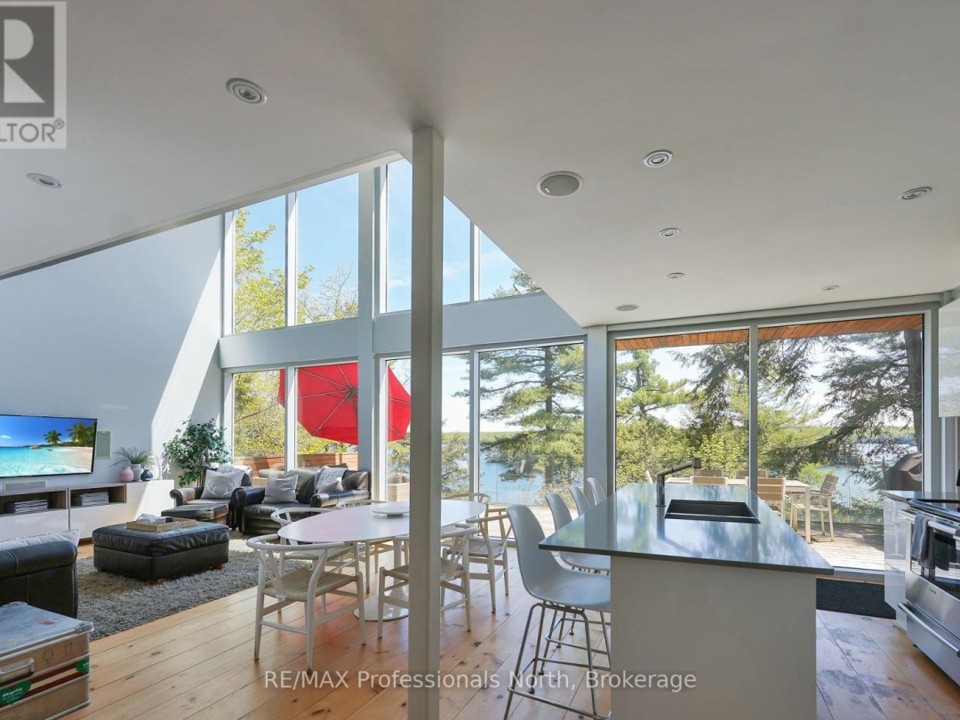 1004 Lipton Drive, Kennisis Lake