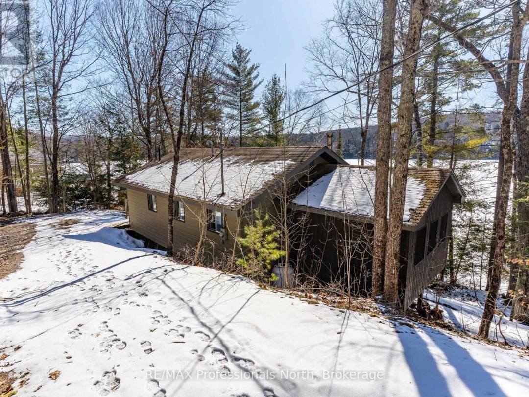 1196 Portage Road, South Portage Lake