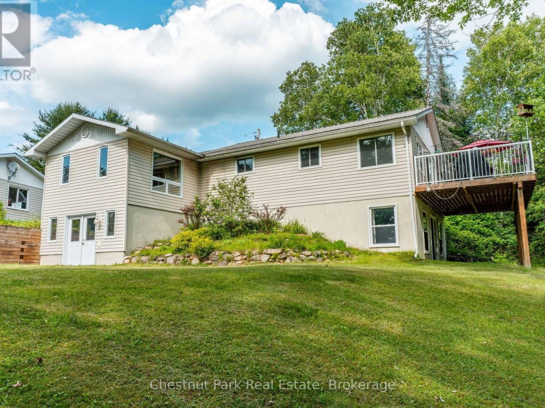 1054 GREEN LAKE ROAD, Gull River