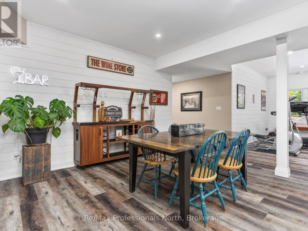1076 XAVIER STREET, 