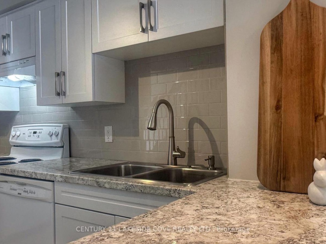 Unit 16 2 Paradise Boulevard W, Lake Simcoe