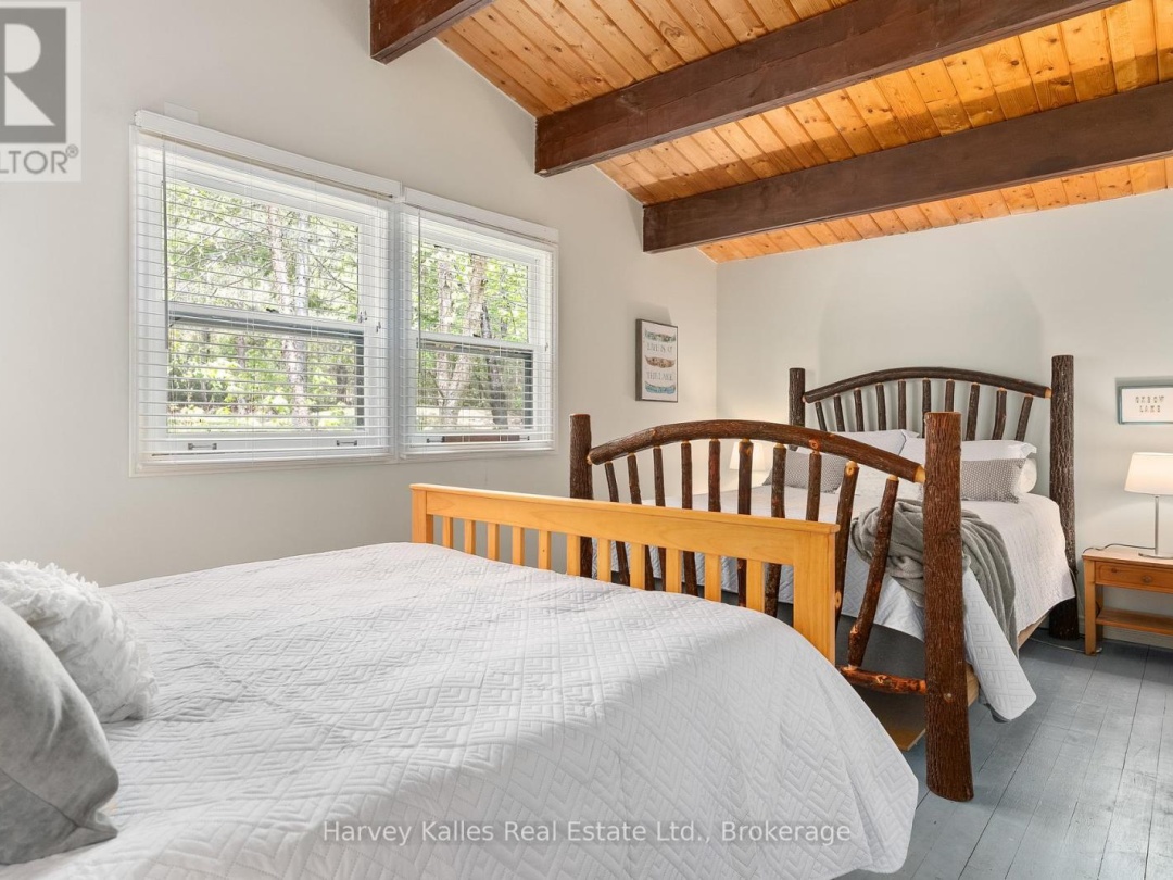 1033 SCOTT LANE, 