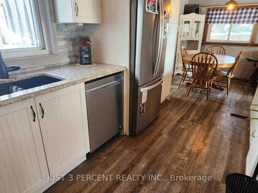 55 Northern Avenue, Little Bald Lake