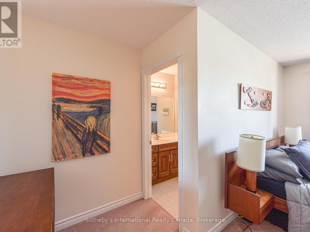 104 - 10 MUSEUM DRIVE, 