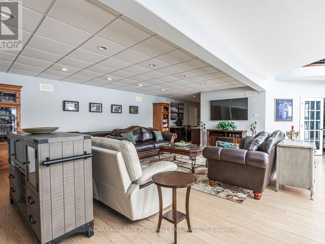 1372 DIVISION ROAD E, 