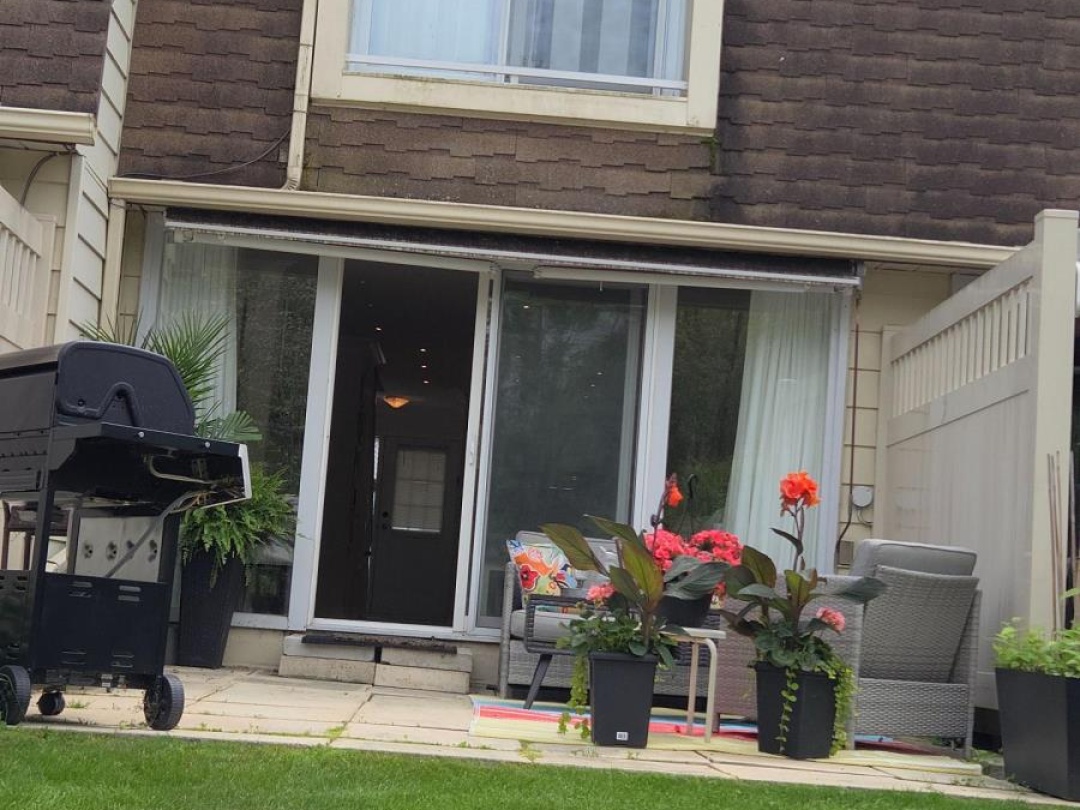 24 - 4 PARADISE BOULEVARD, Lake Simcoe