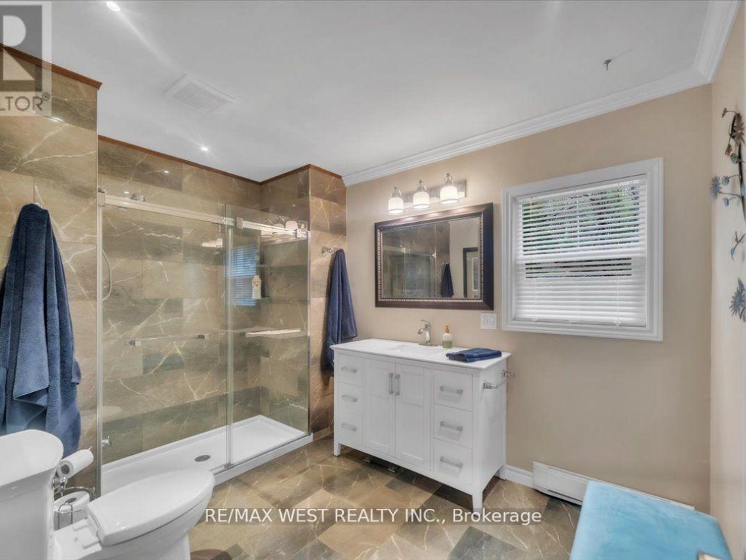 1017 RAYS LANE, 