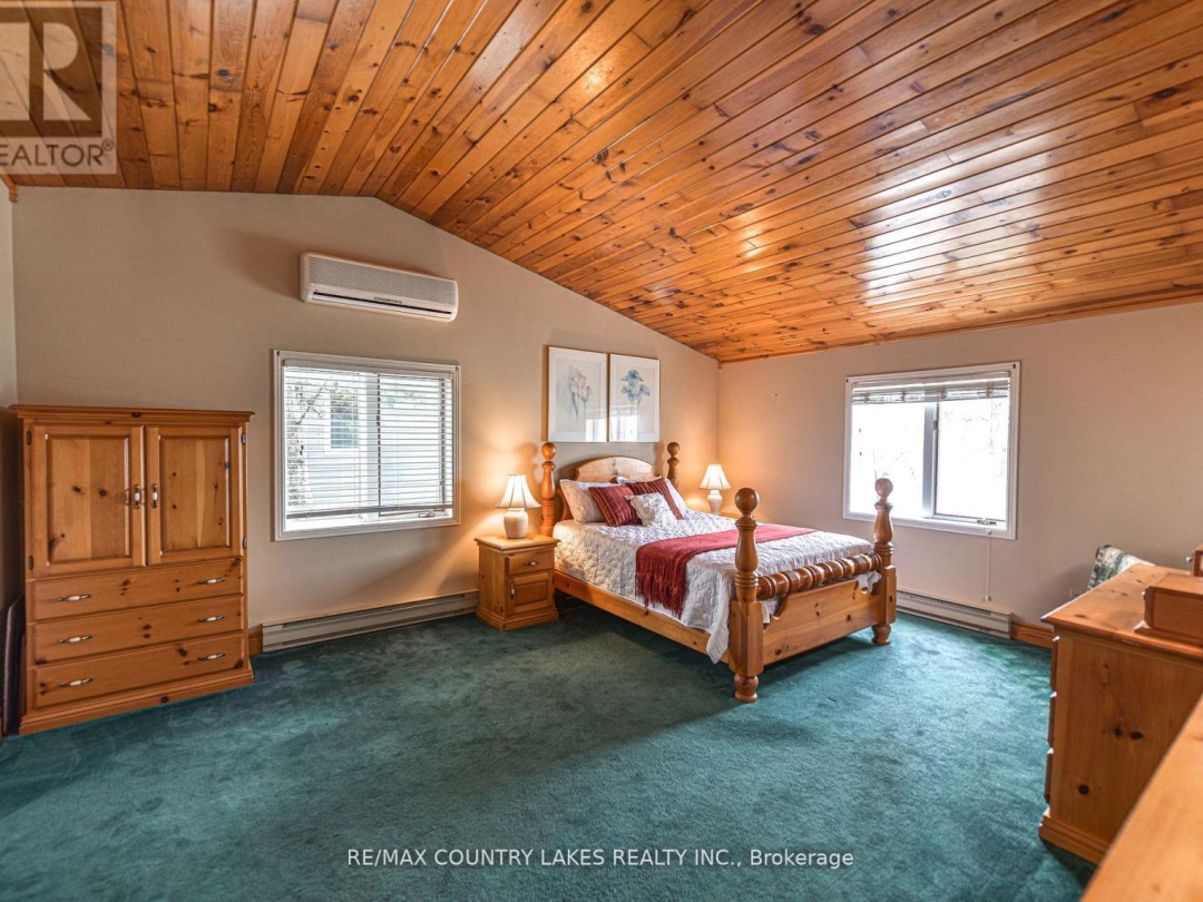 2102 Lakeshore Drive, Lake Simcoe