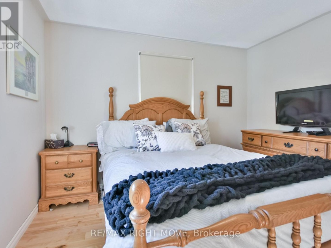 2009 MARCHMONT ROAD, 