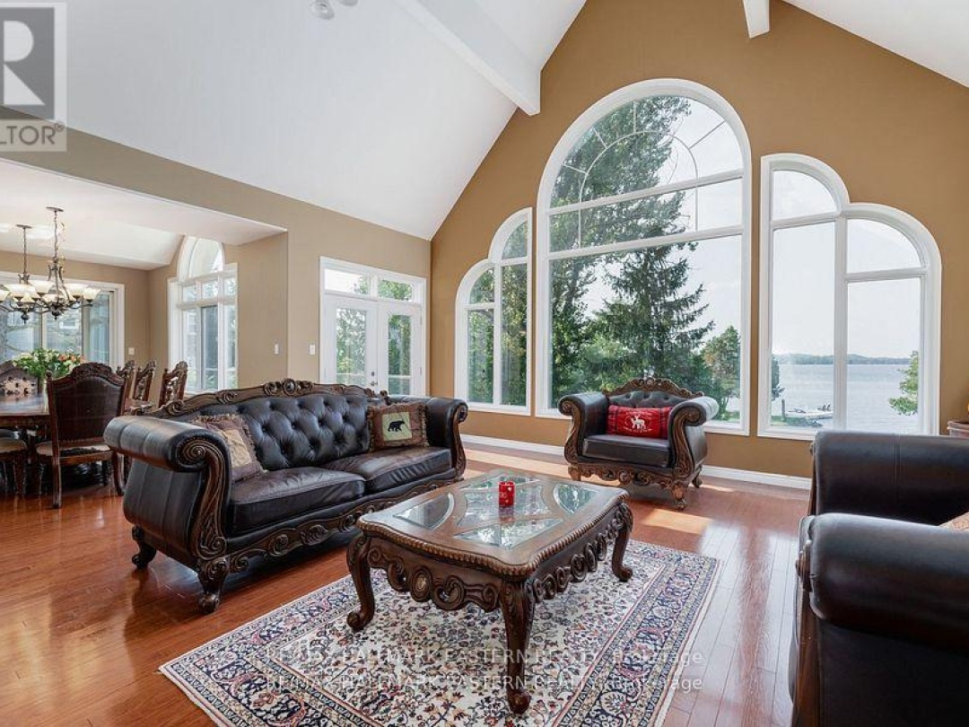 10 EARL KENNEDY ROAD, 