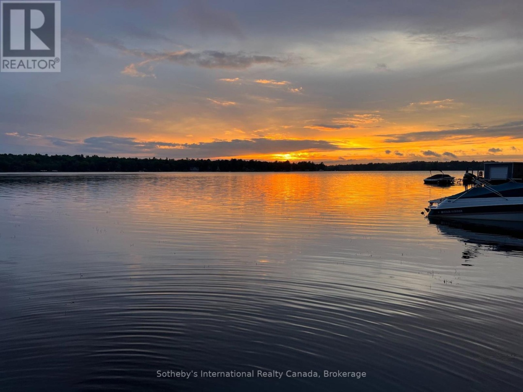 1658 Peninsula Point Road, Sparrow Lake