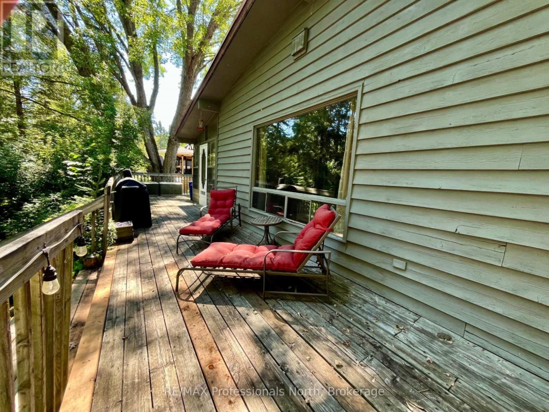 1093 TIFFANY LANE, 