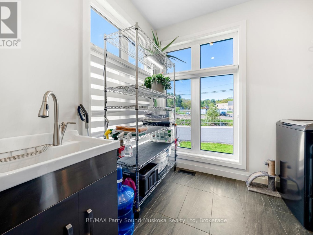 44 DENNIS DRIVE, Parry Sound