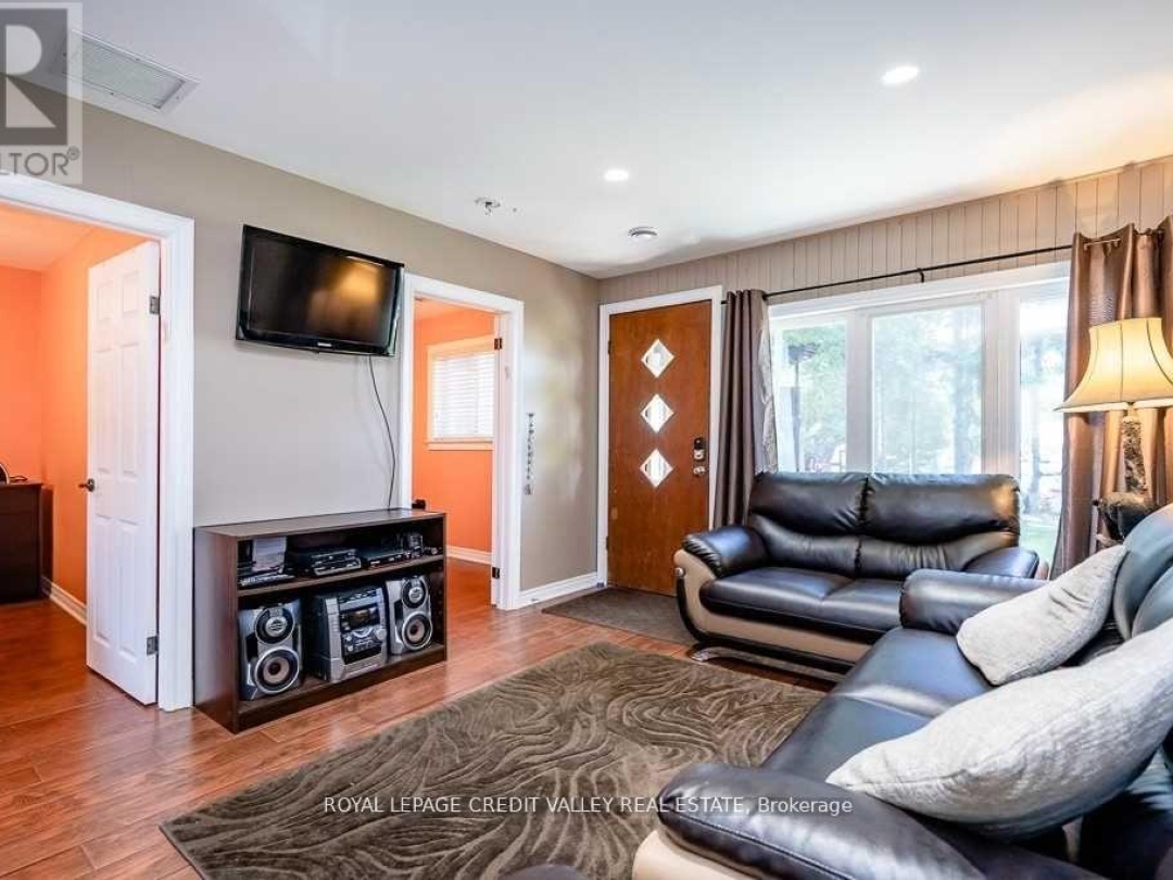 230 Robins Point Road, Georgian Bay