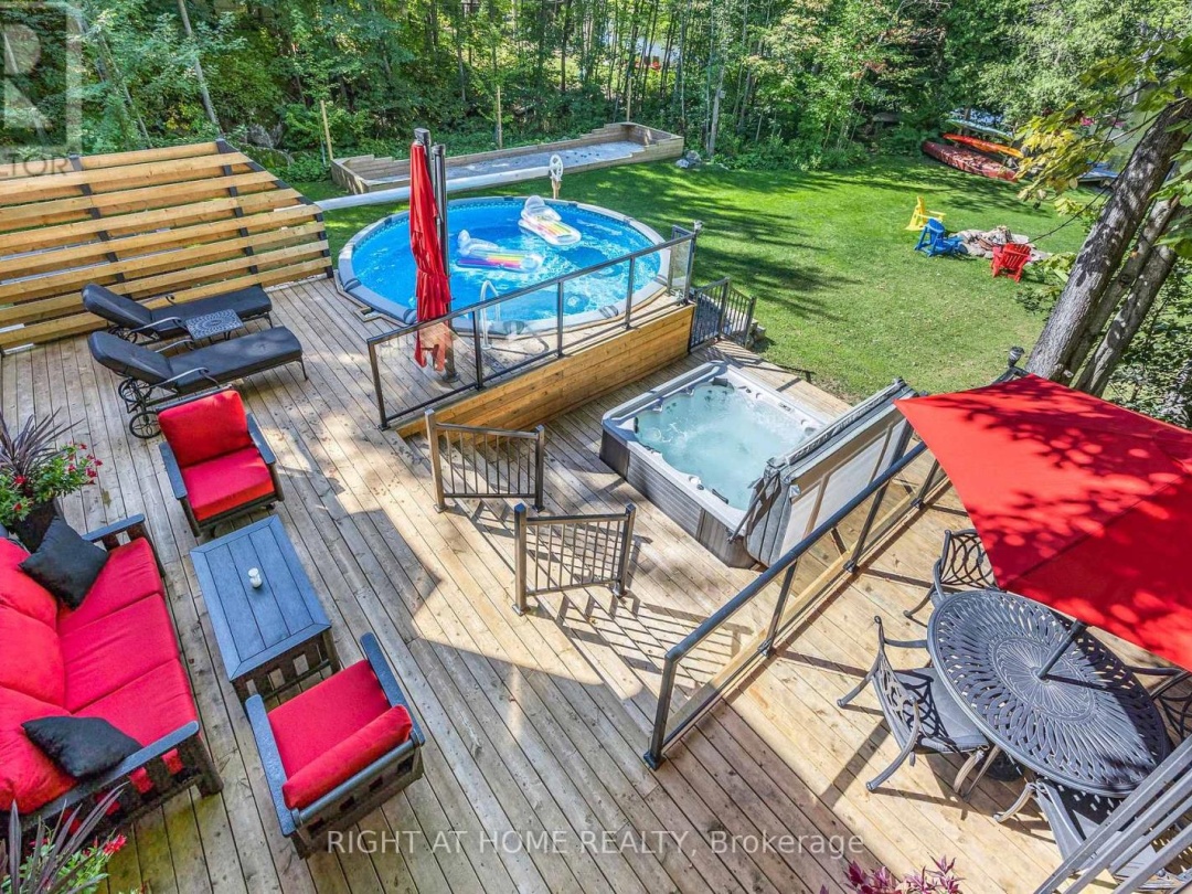7592 East River Road, Black Lake