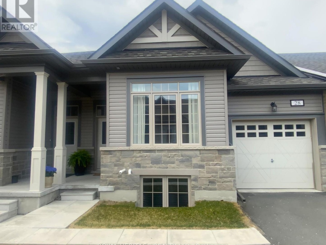 28 - 17 LAKEWOOD CRESCENT, 
