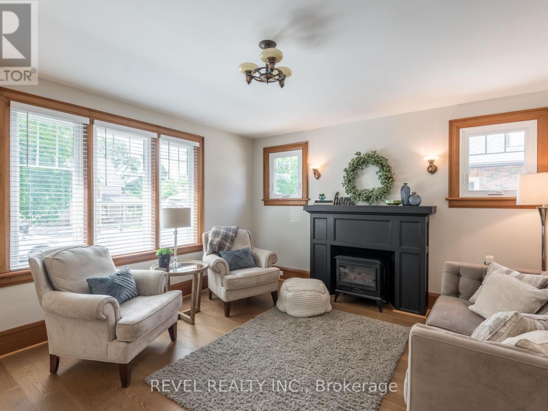 14 BOND STREET W, 